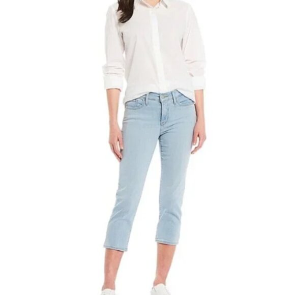Levi’s 311 Shaping  Skinny Capris Size 32 NEW - Picture 1 of 12